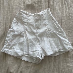 Vince white pleated skort